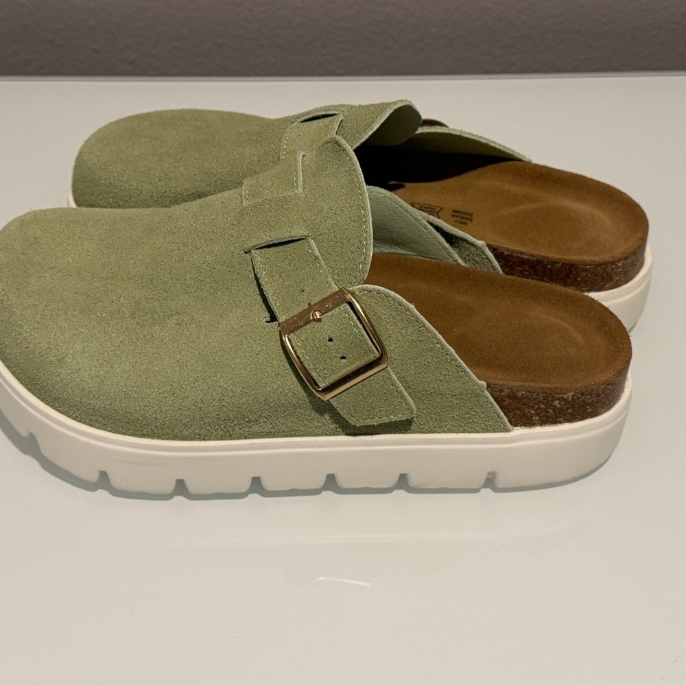 Elegant Green Suede Women's Mules - Picture 2 of 6